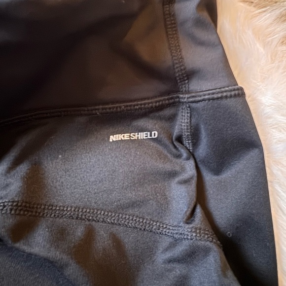 Nike Shield M Women's Running Leggings - Picture 6 of 8